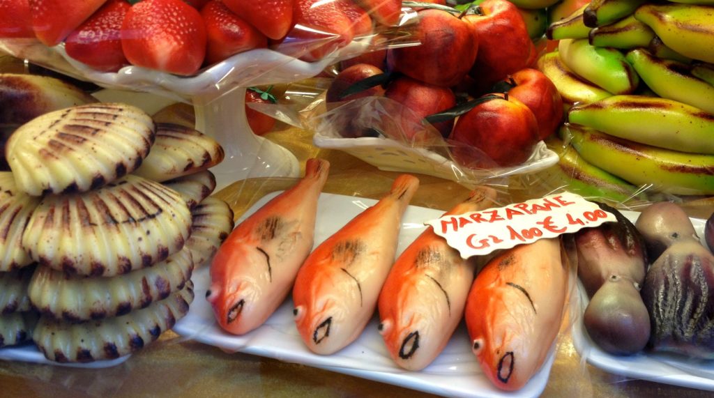 Venice with teens: sweets in fish and fruit shapes. Copyright©2015 reserved to photographer. Contact mapandfamily.com