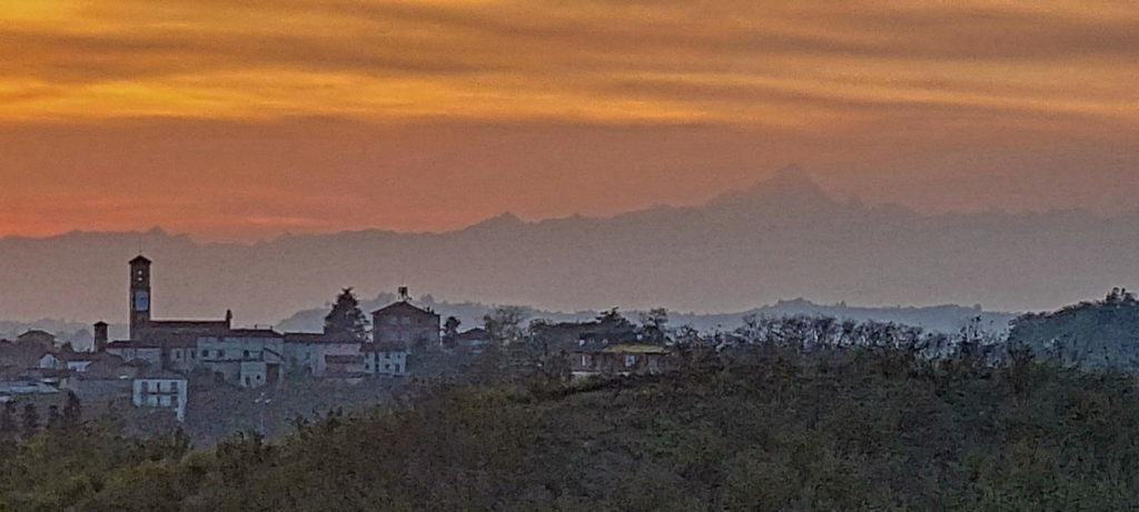 Sunset in Piedmont. Copyright @ 2022 reserved to photographer via mapandfamily.com 