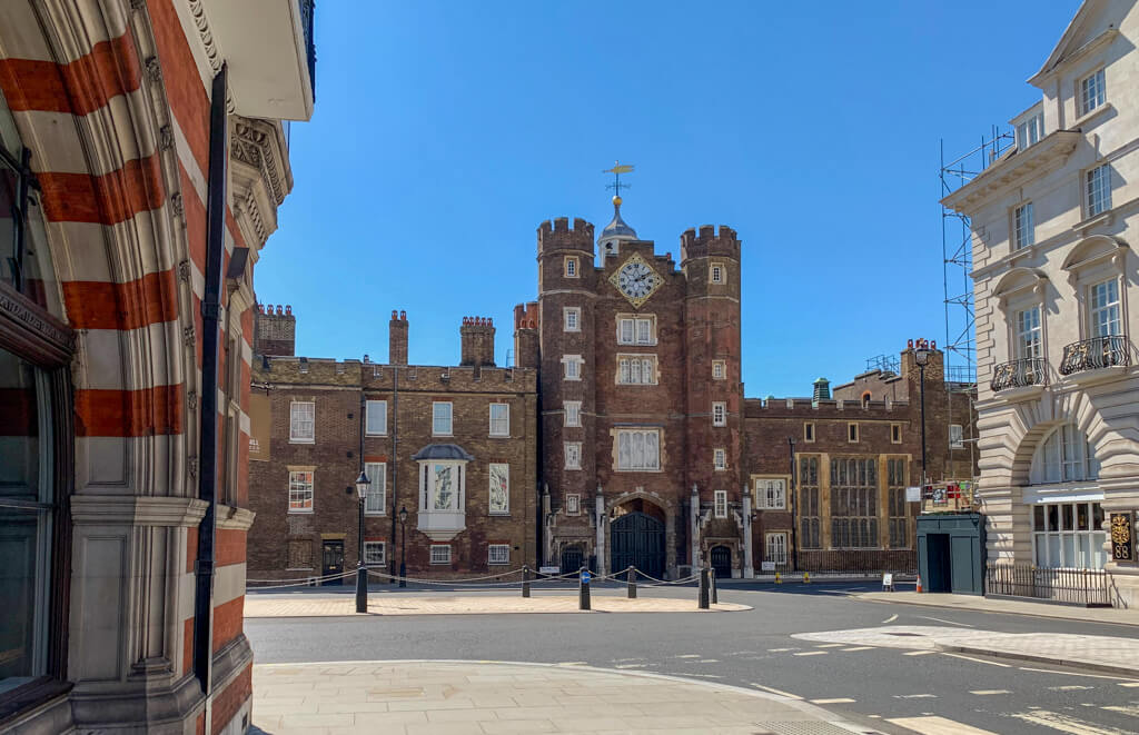 Elegant St James's is home to an ancient palace. Copyright 2024@mapandfamily.com 